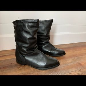 Black Siberian Husky Winter Boots